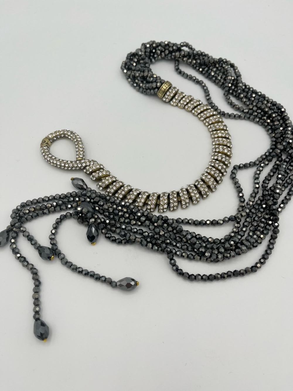 Heidi Daus NWOT Sleek and Sophisticated Art Deco Hematite Beaded Lariat Jewelry - Picture 3 of 9